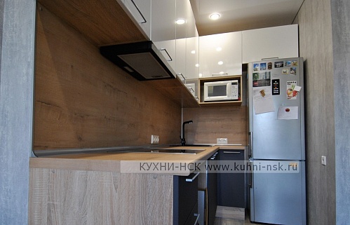 Кухня угловая модерн матовая темная встроенная глянцевая тёмный низ/светлый верх стильные белая с деревом плита встроенная портфолио