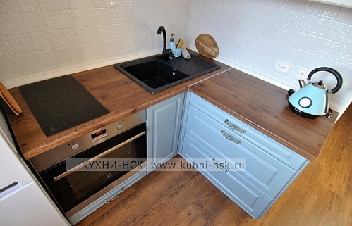 Кухня маленькая угловая классика плита встроенная портфолио матовая стильные мини L маленькая