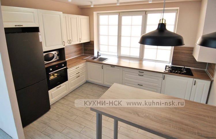 Кухня с открытыми полками - 54 фото стильных интерьеров