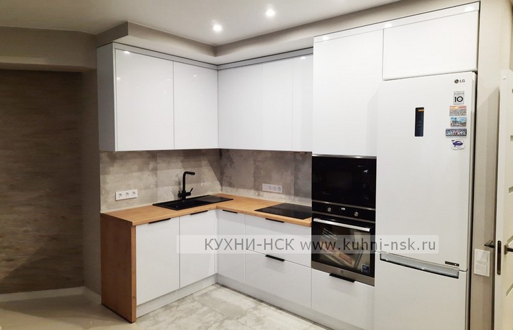 Белая кухня: дизайн, фото в интерьере, гарнитуры светлых цветов