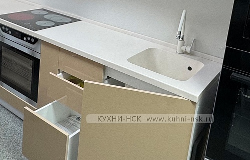 Кухня в наличии прямая модерн белая бежевая матовая без ручек 3м встроенная 2ряда стильные плита встроенная портфолио телевизор на кухне